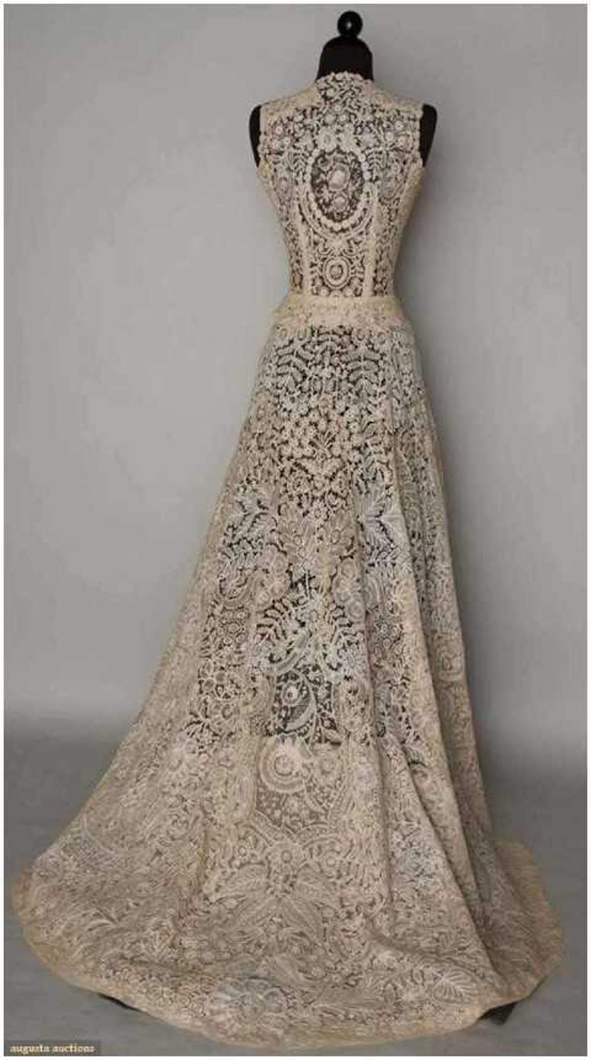 lace wedding dress
