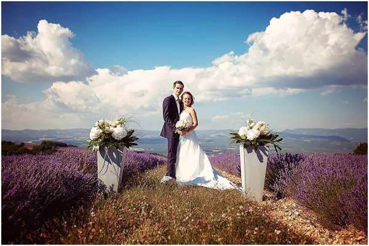 A Lavender Field Elopement Along the Route de la Lavande, Provence