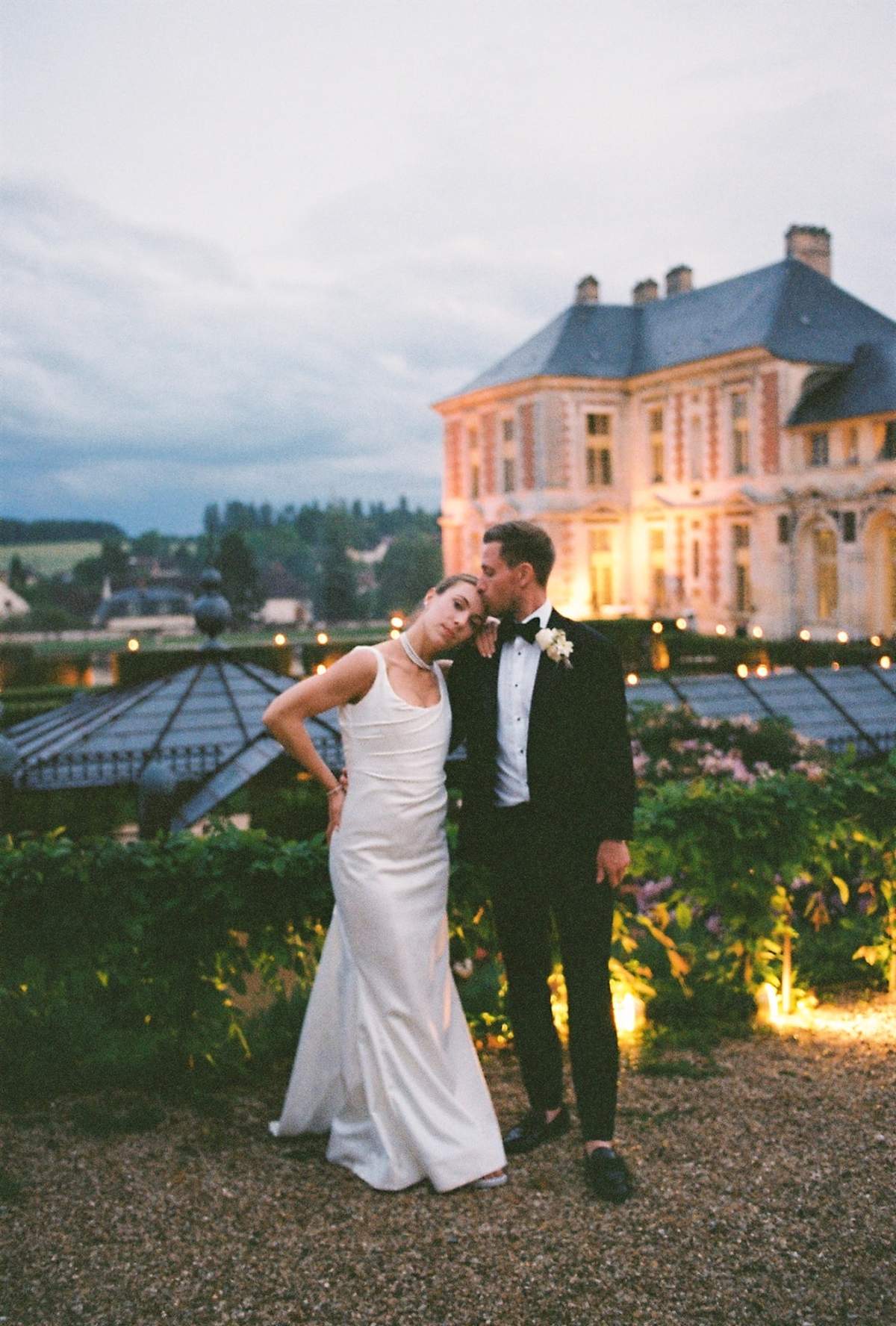 Pastel Florals at a Summer Chateau Wedding in Burgundy: Chateau de Vallery