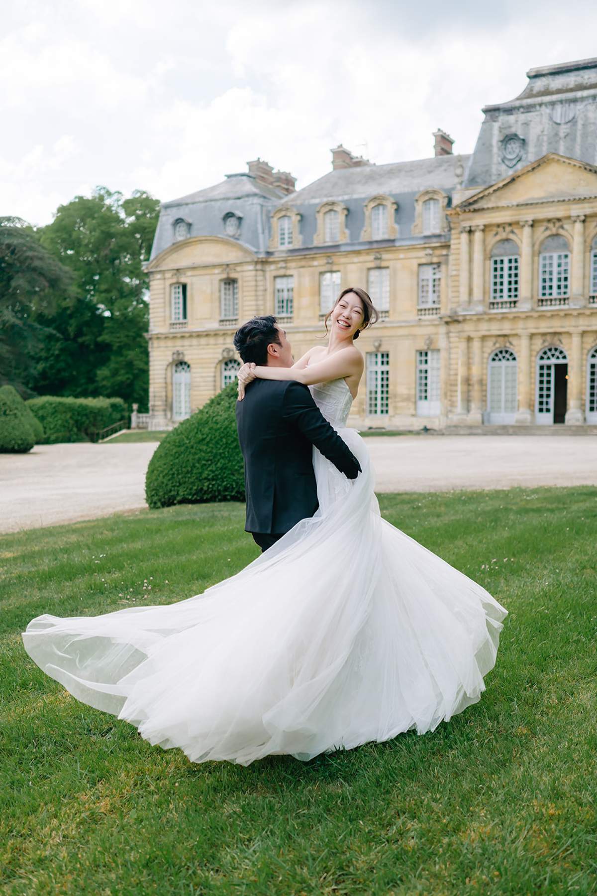 A Bespoke Toile de Jouy Wedding at Château de Champlâtreux