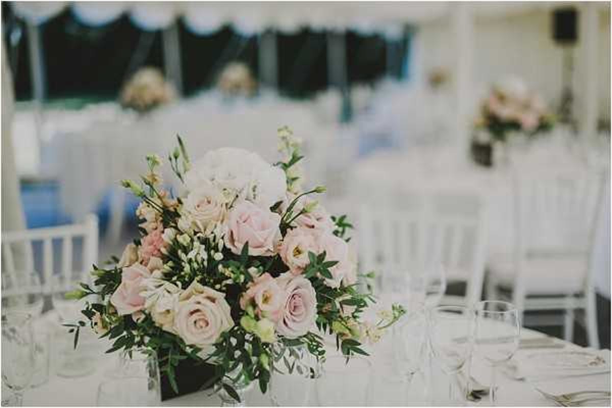 vintage white and pink wedding roses