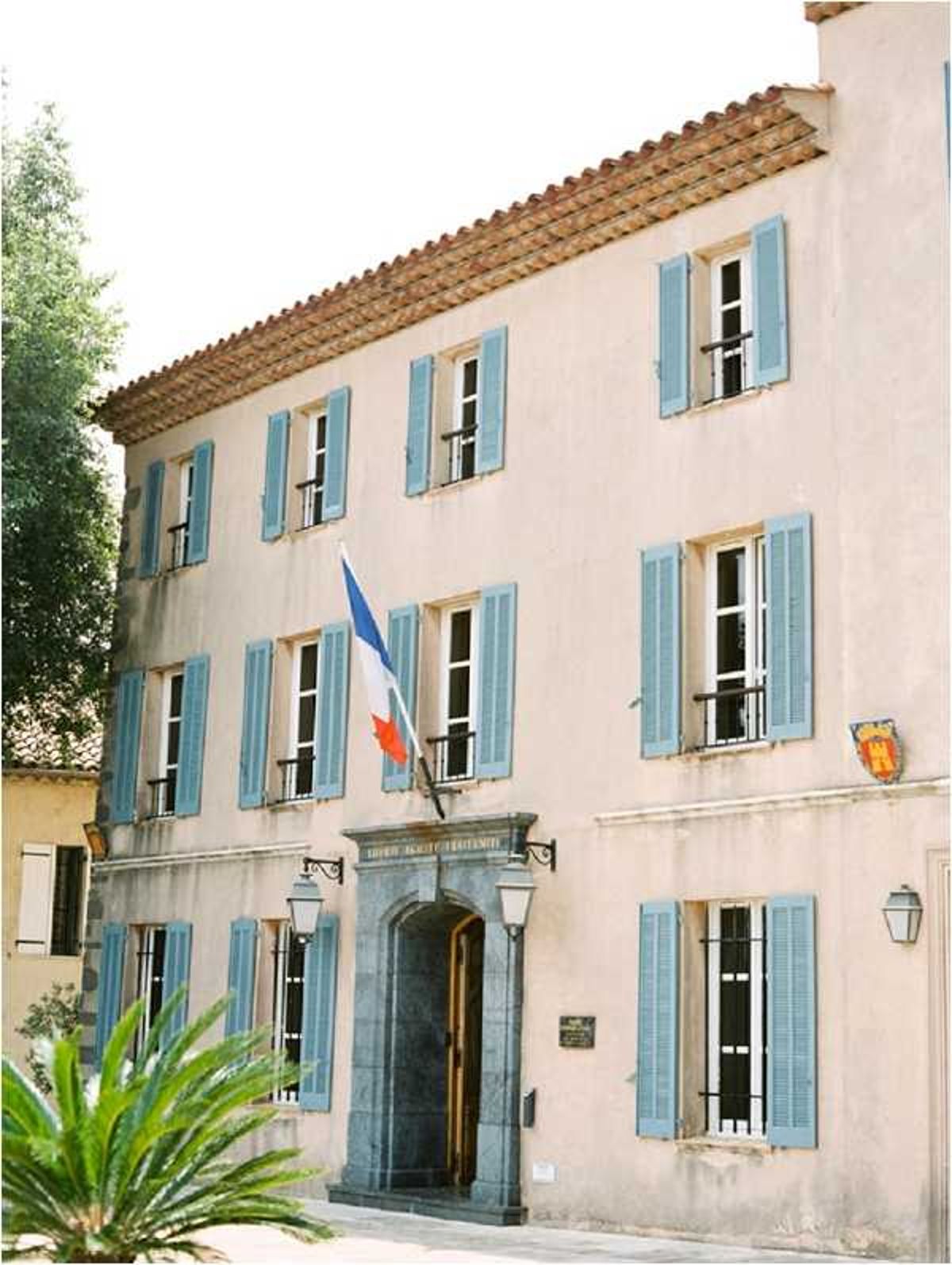 French town hall - Hannah Duffy Photography