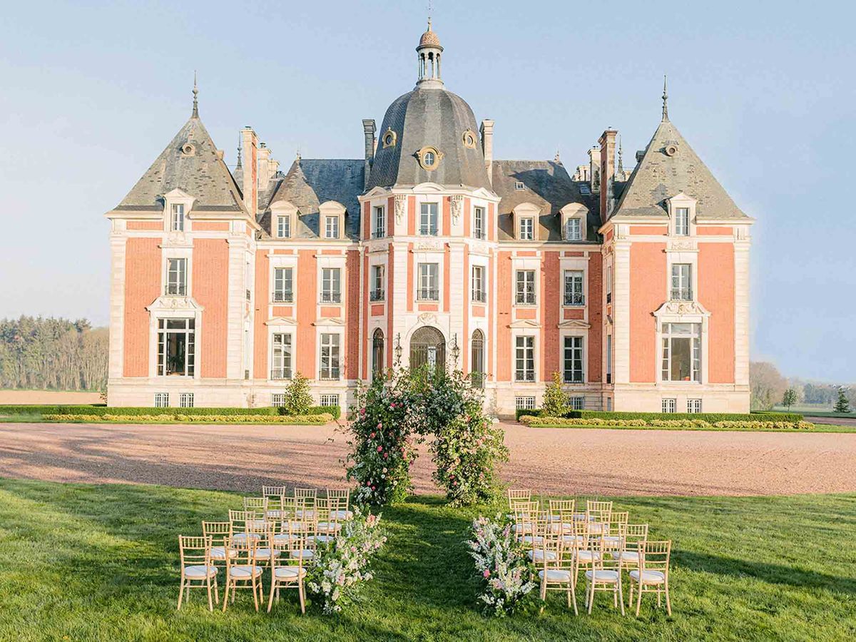 chateau du reveillon burgundy wedding venue