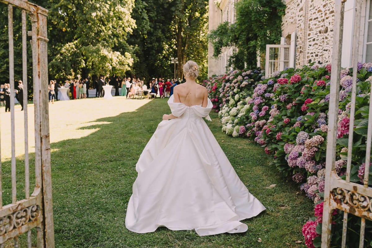 Champagne Hues and Hydrangeas at Chateau d'Oche, Perigord