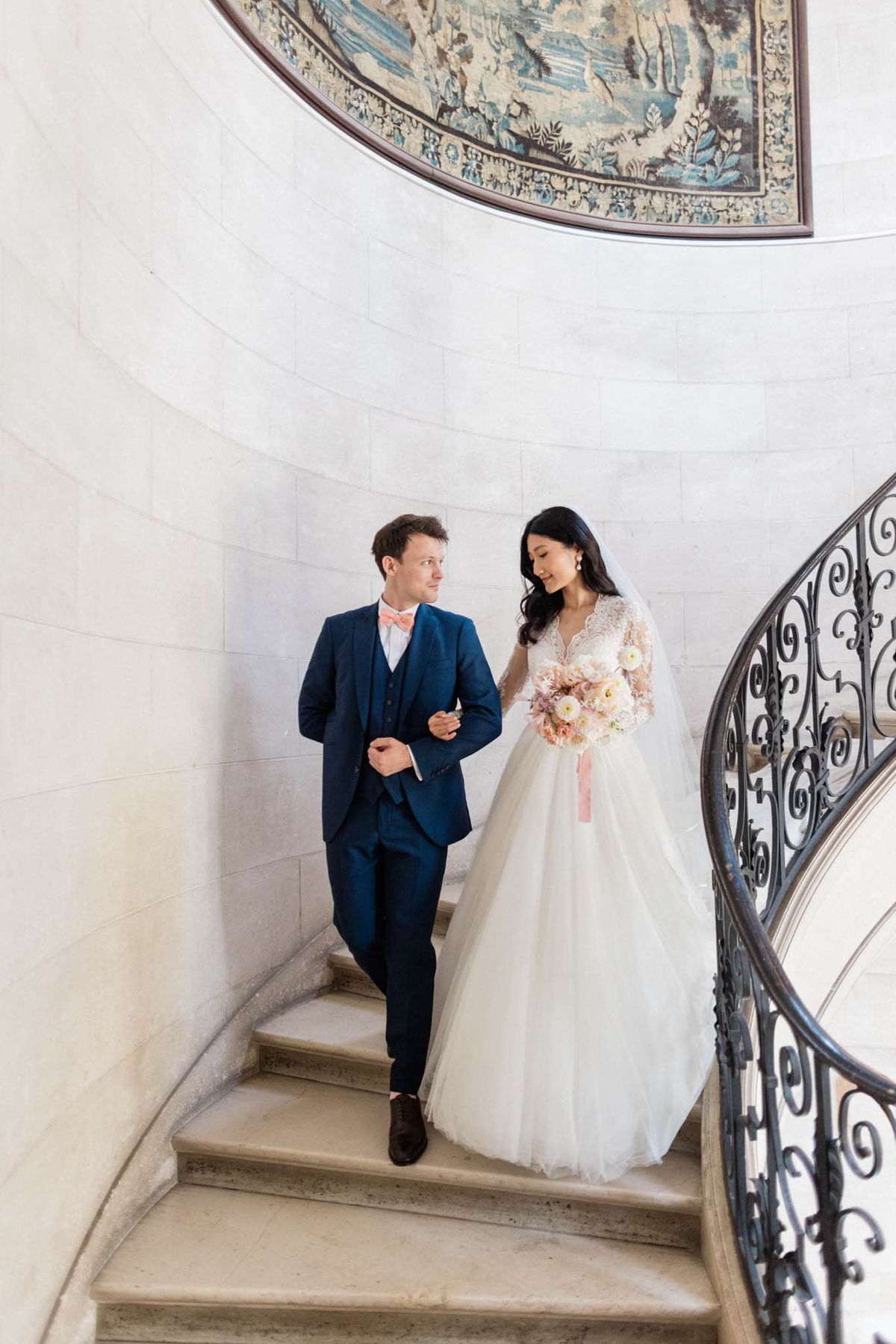 Berry Tones and Chapel Vows at Chateau de Bonaventure, Ile-de-France