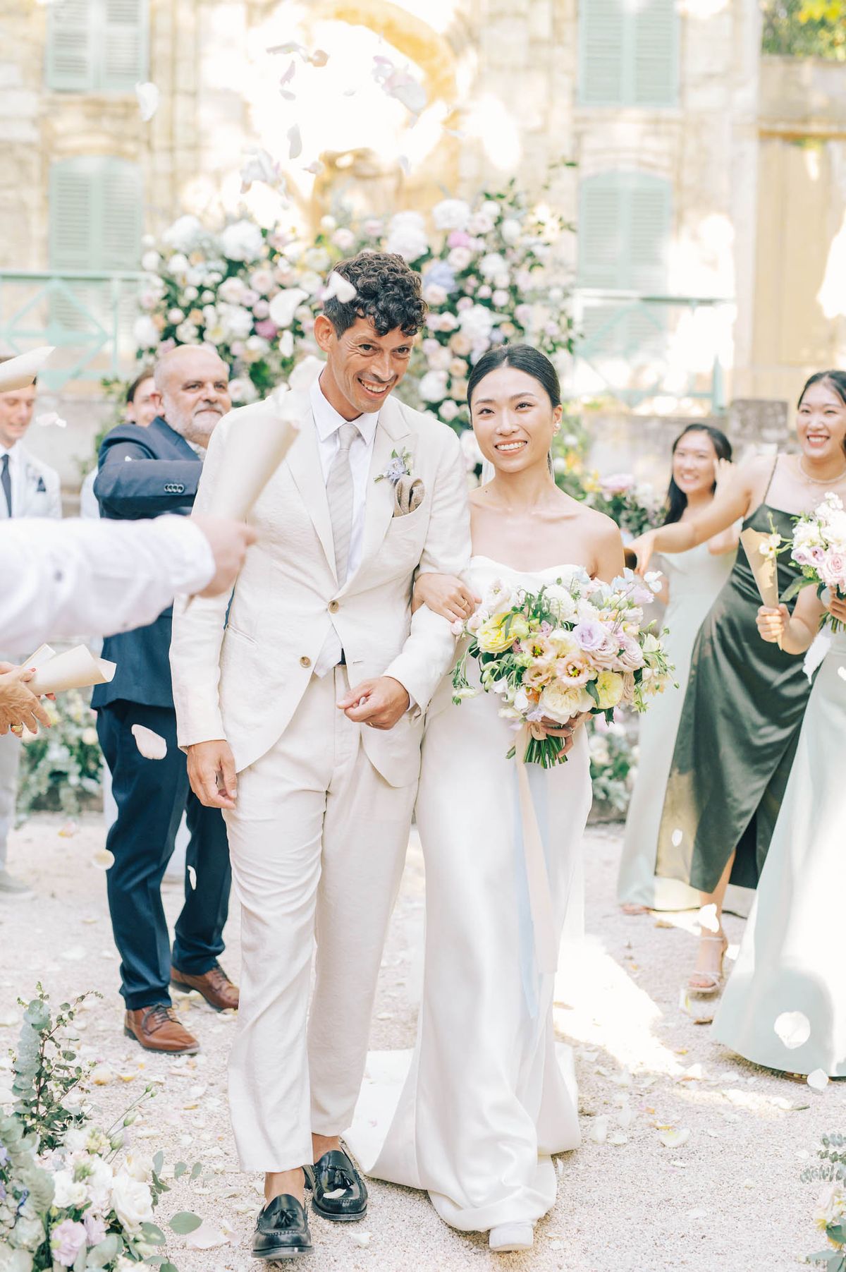 Lavender, Apricot, and Fountain-Side Vows at Bastide de Toursainte, Provence