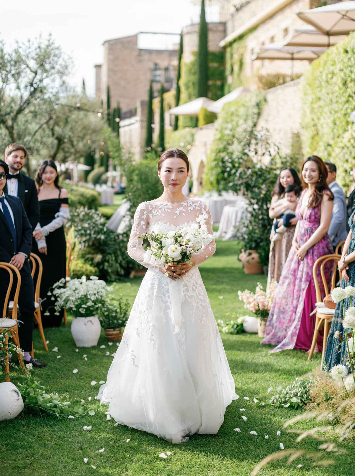 Couple portrait at Airelles Gordes wedding photographed by Despinoy French Planner