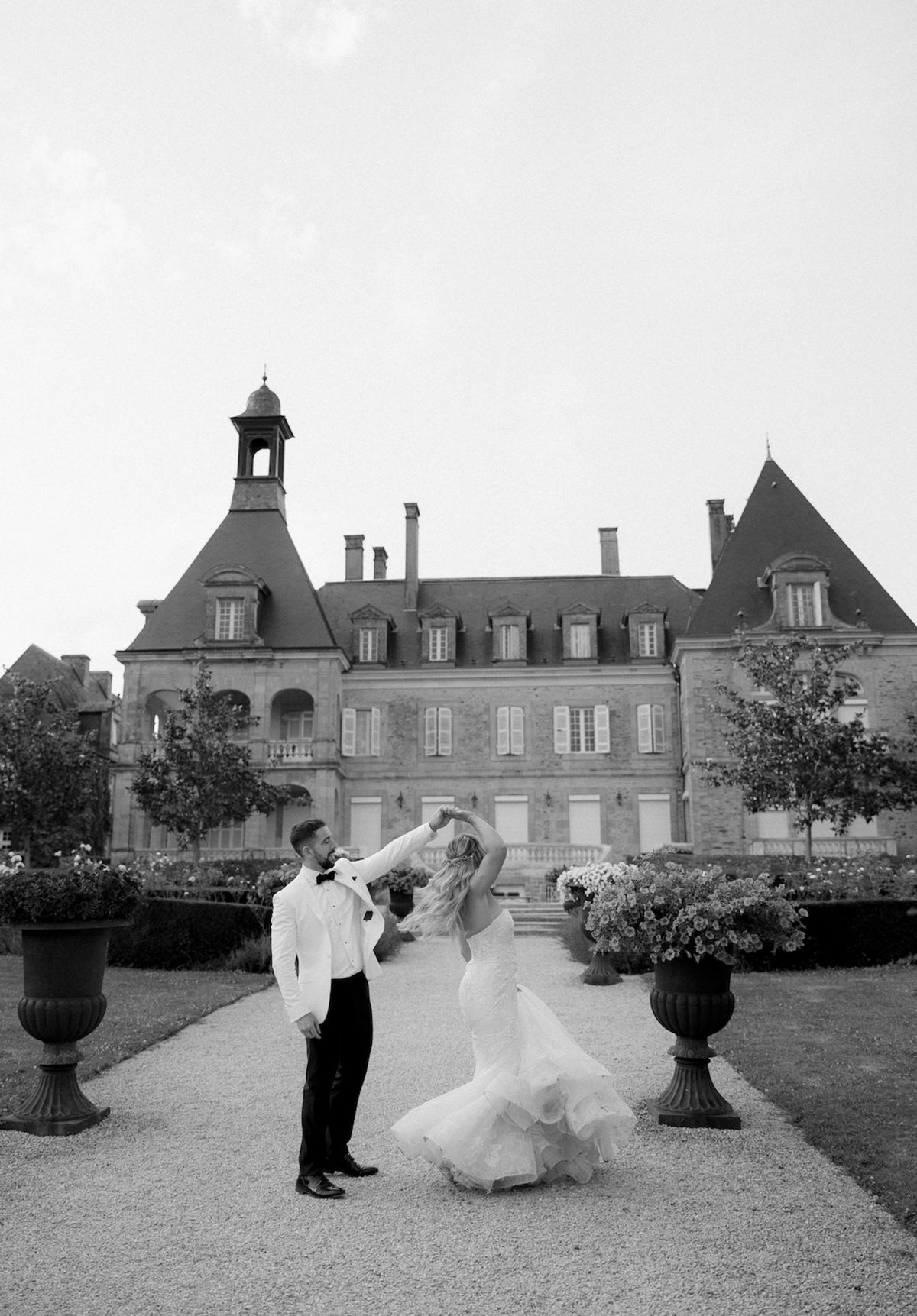 Black and white photo of wedding reception room