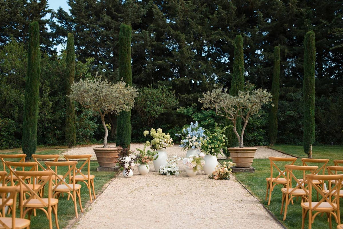 Market Blooms and Vineyard Light at Domaine de Fontenille