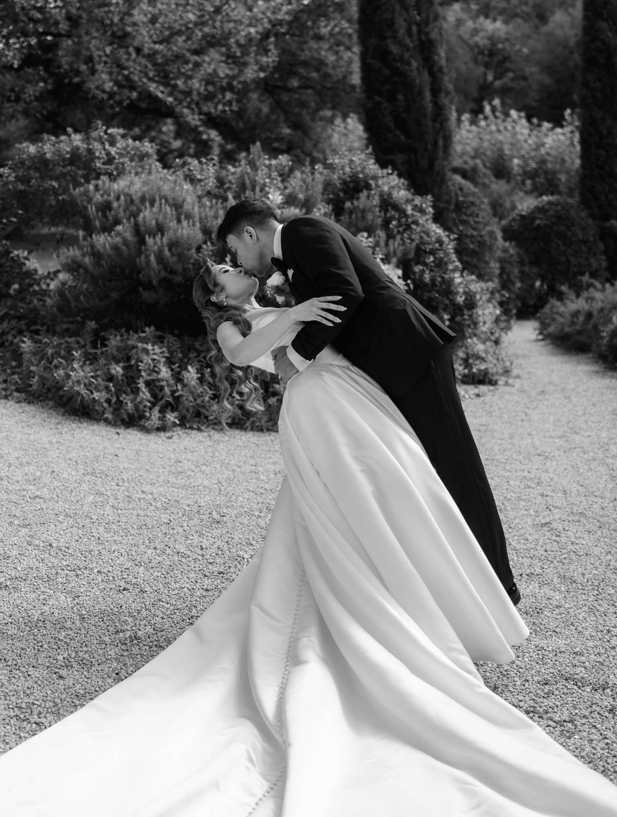 Couple Portraits at Domaine le Castelet — Lisa and David
