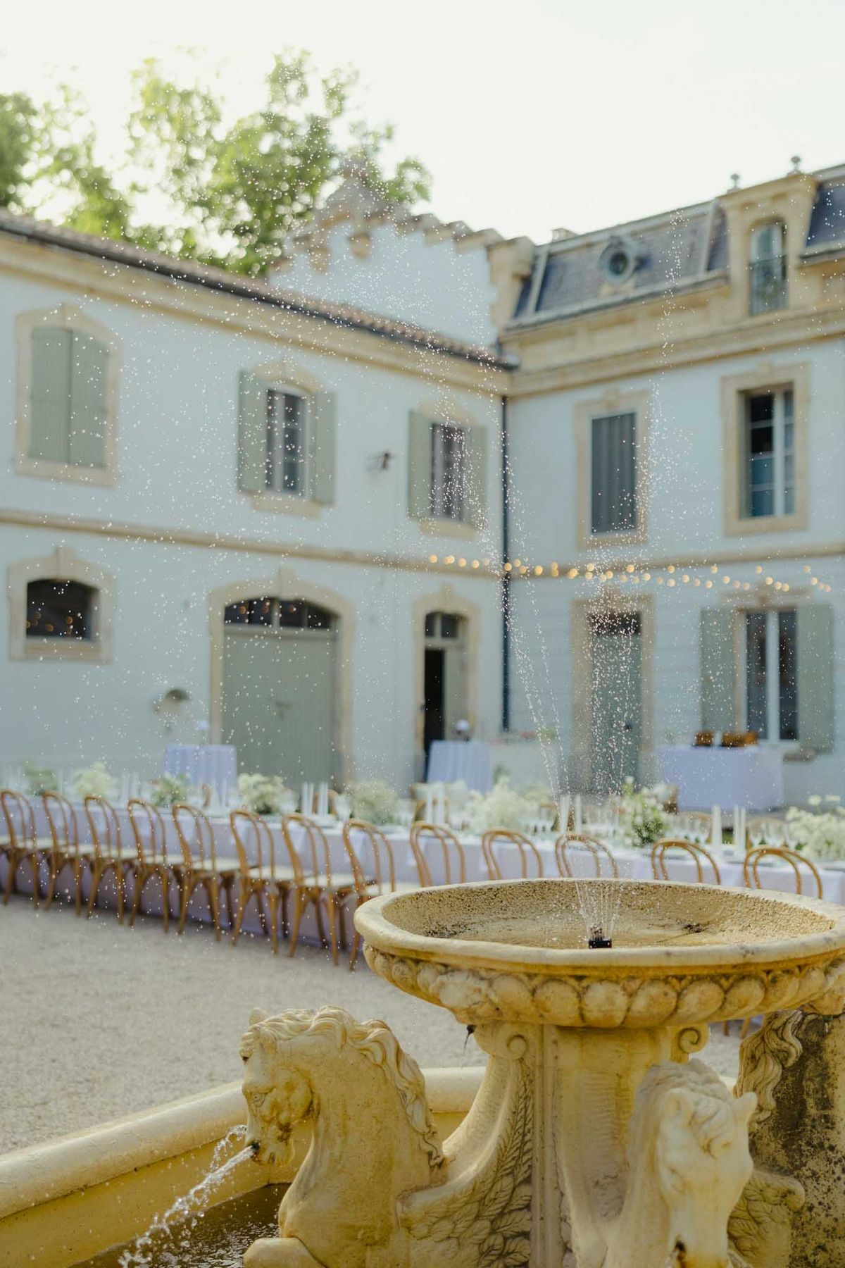 Wedding reception table setting