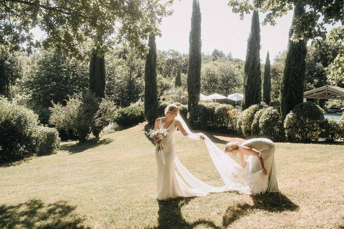 Bridal portrait in a garden