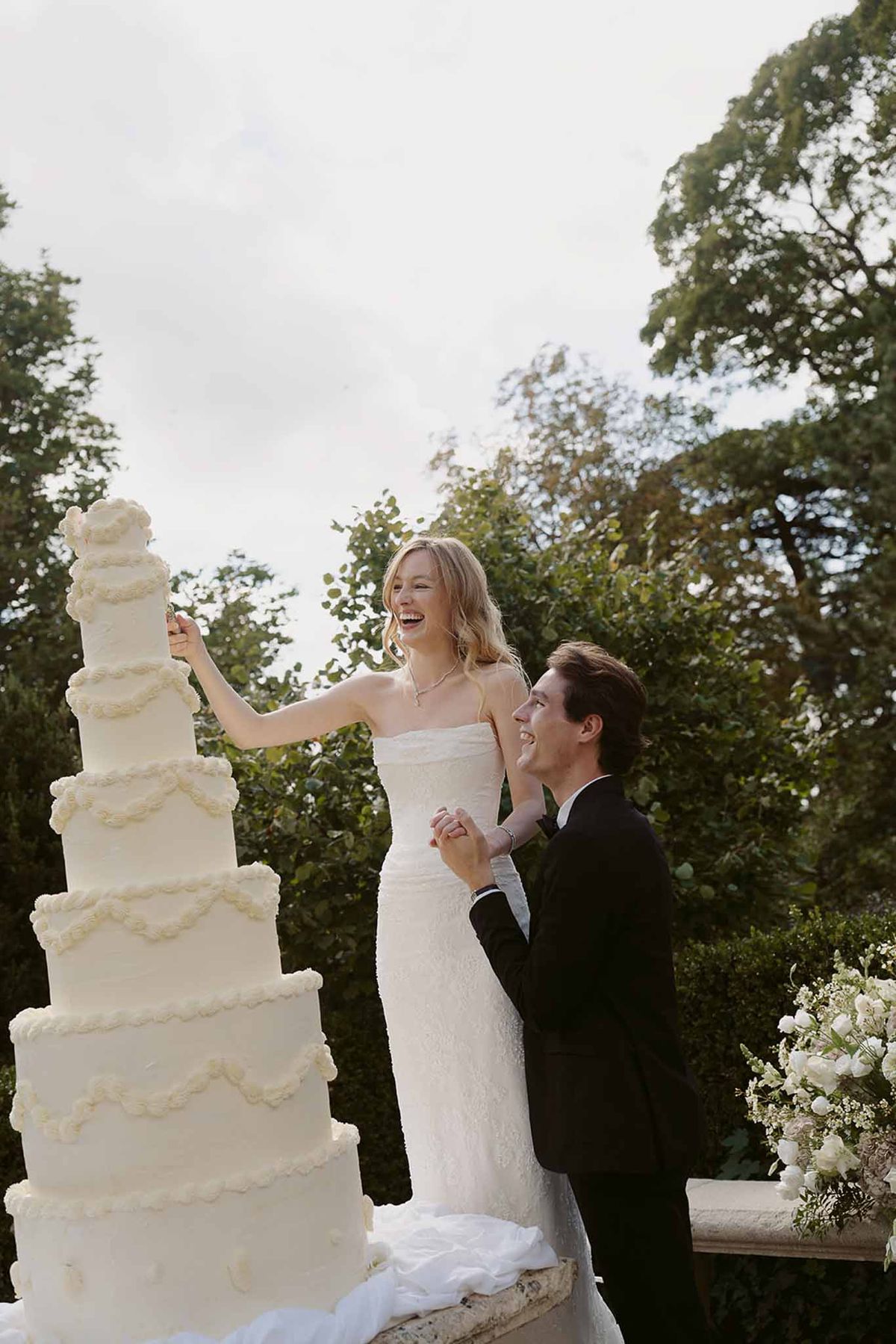 Wedding reception room with white roses