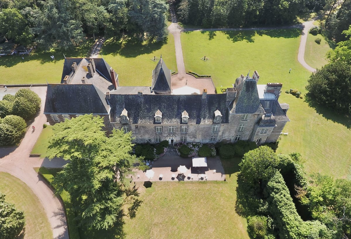 chateau du pordor loire brittany affordable wedding venue