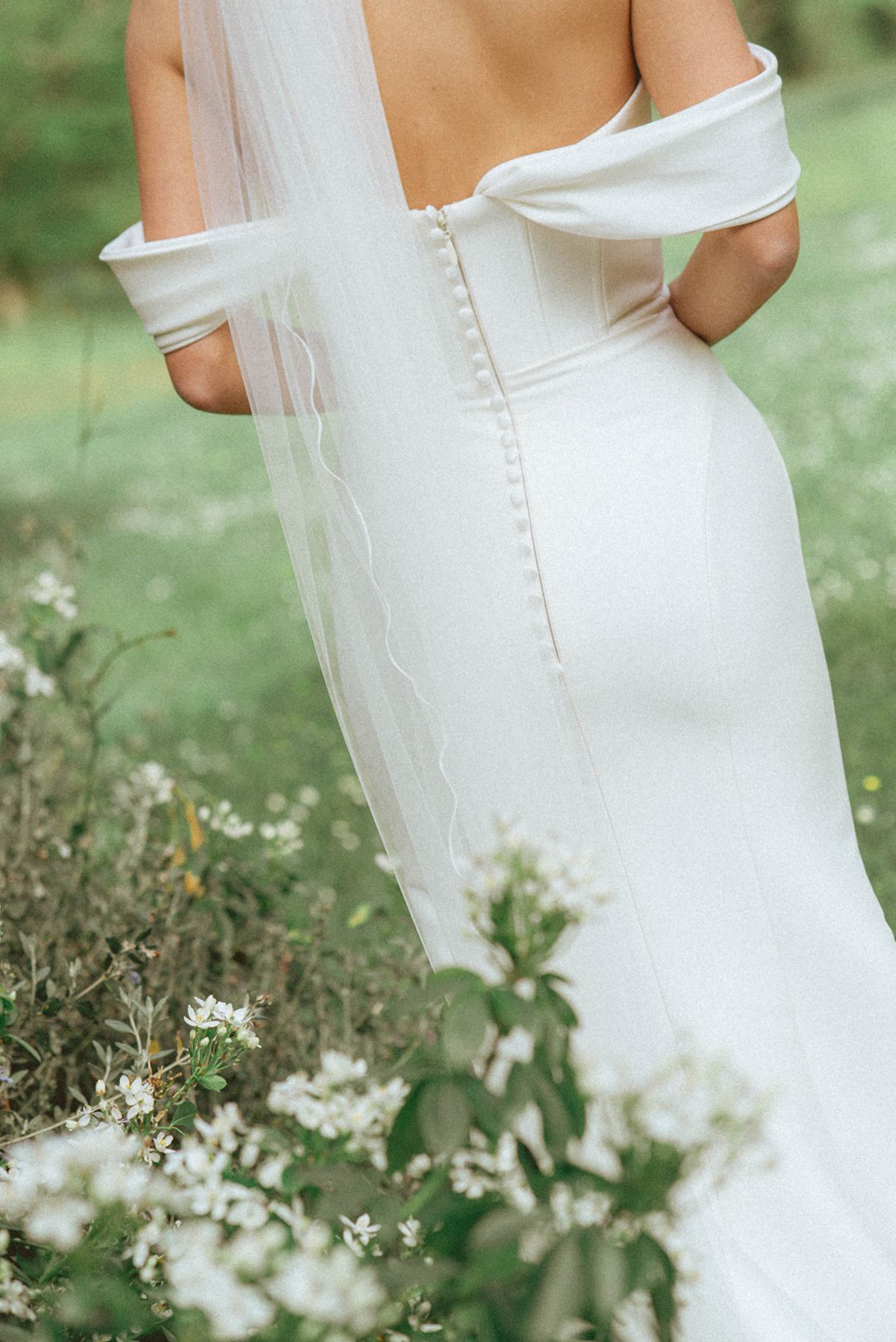 Bridal getting-ready detail at Chateau de Campet