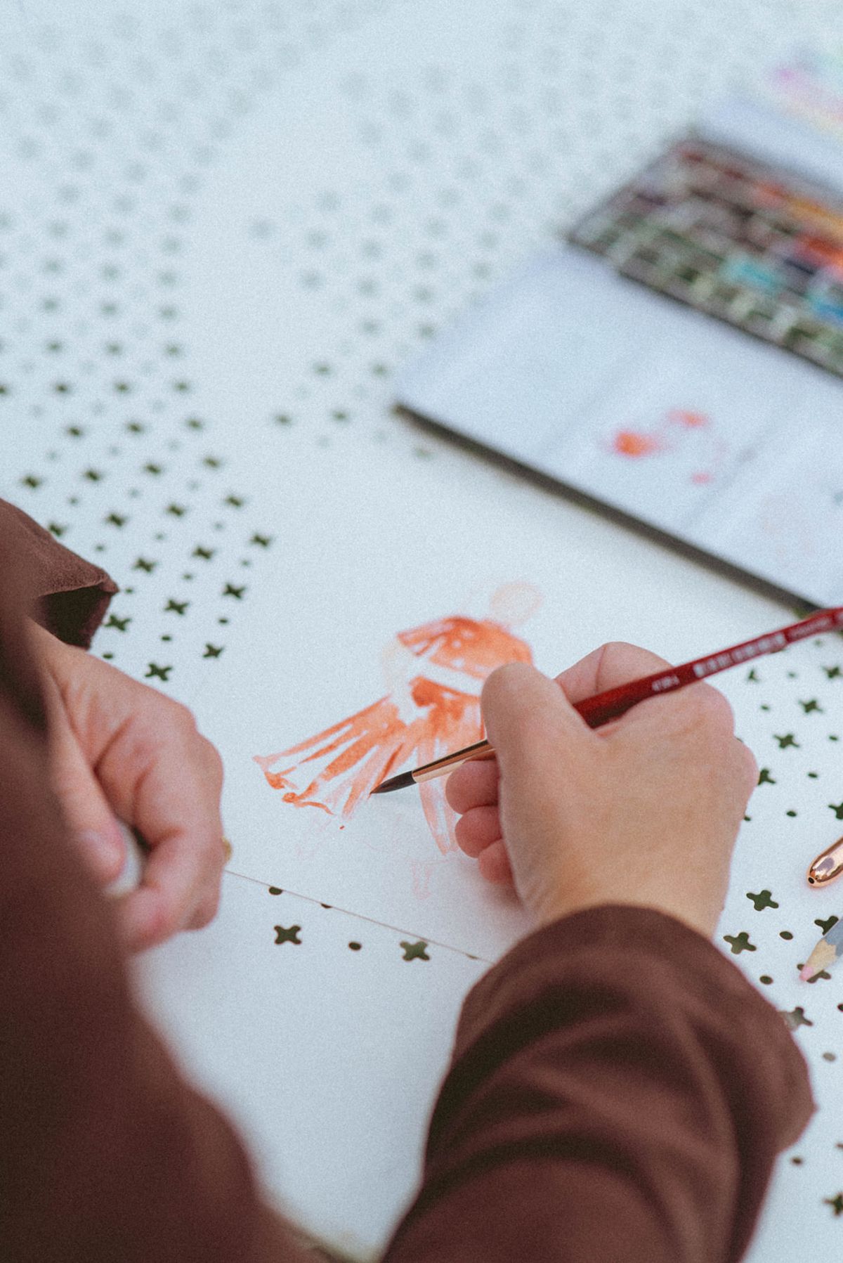 Live artist painting at Chateau de Campet reception