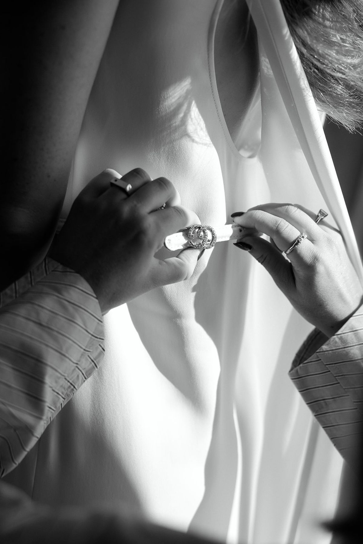 Bella getting ready before the wedding at Domaine de Canaille, Cassis