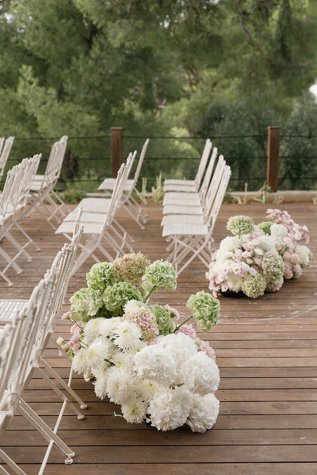 Styling and floral details at Domaine de Canaille, Cassis