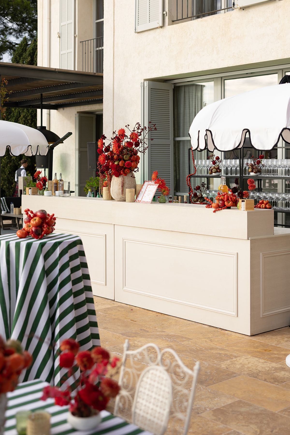 The wedding dinner overlooking the Mediterranean at Domaine de Canaille, Cassis