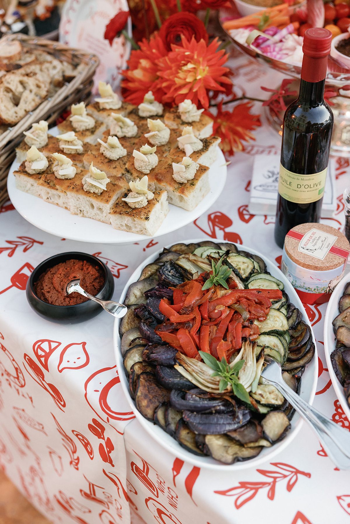 The wedding dinner overlooking the Mediterranean at Domaine de Canaille, Cassis