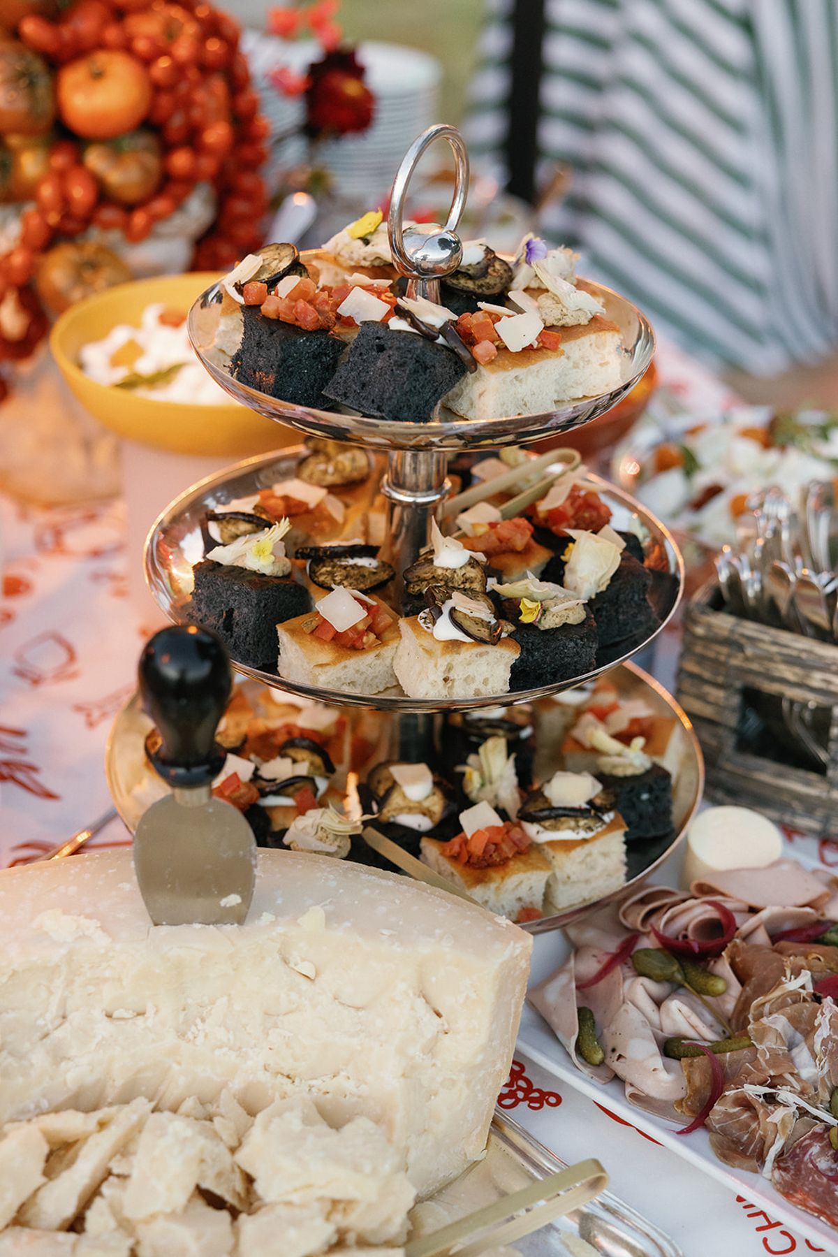 The wedding dinner overlooking the Mediterranean at Domaine de Canaille, Cassis