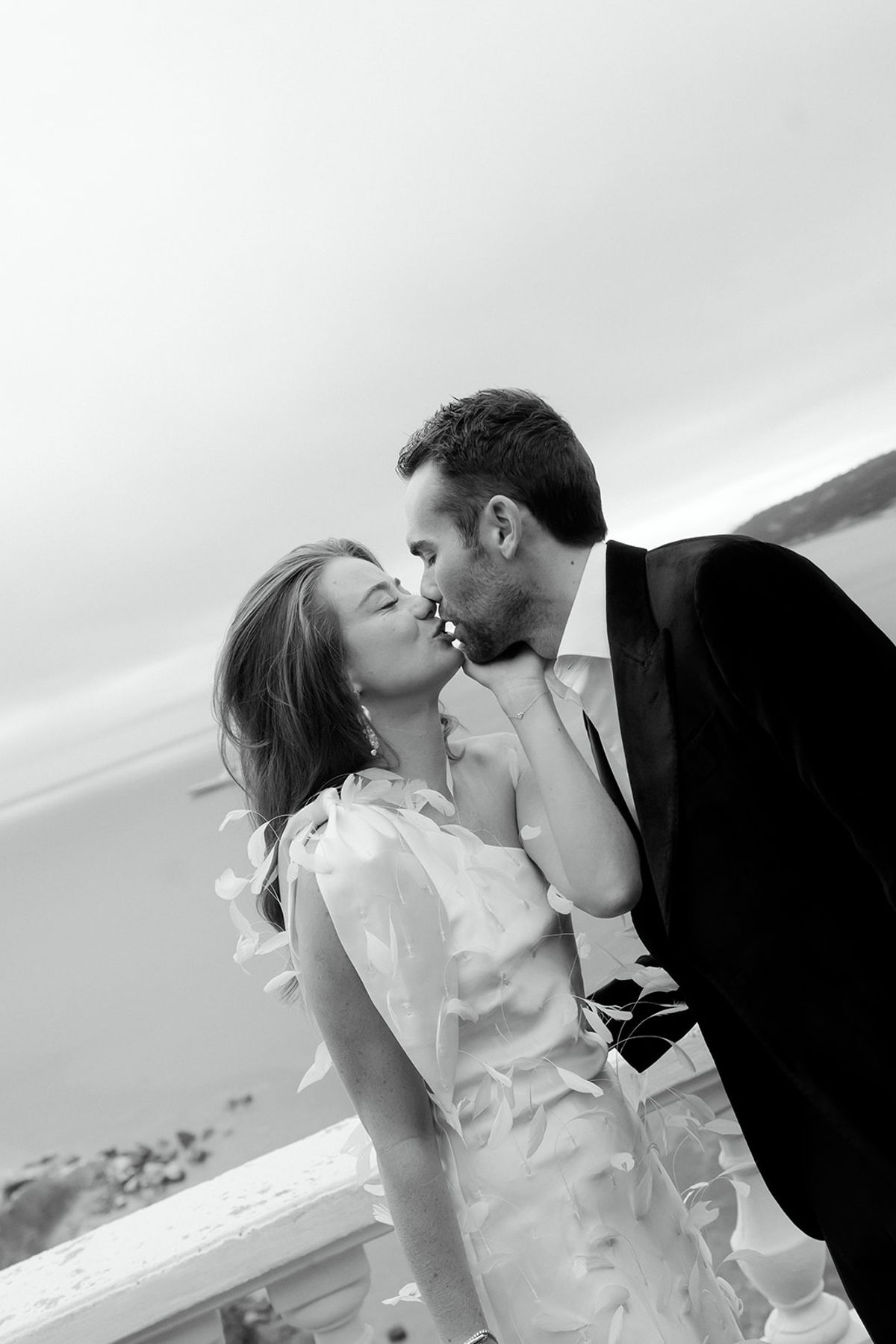 Bella and Jonny during the day-after celebration at Domaine de Canaille, Cassis