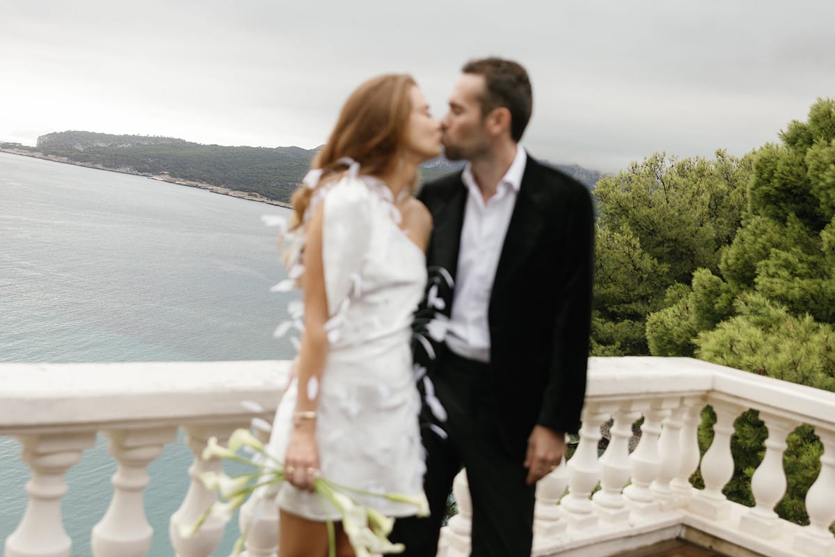 Bella and Jonny during the day-after celebration at Domaine de Canaille, Cassis