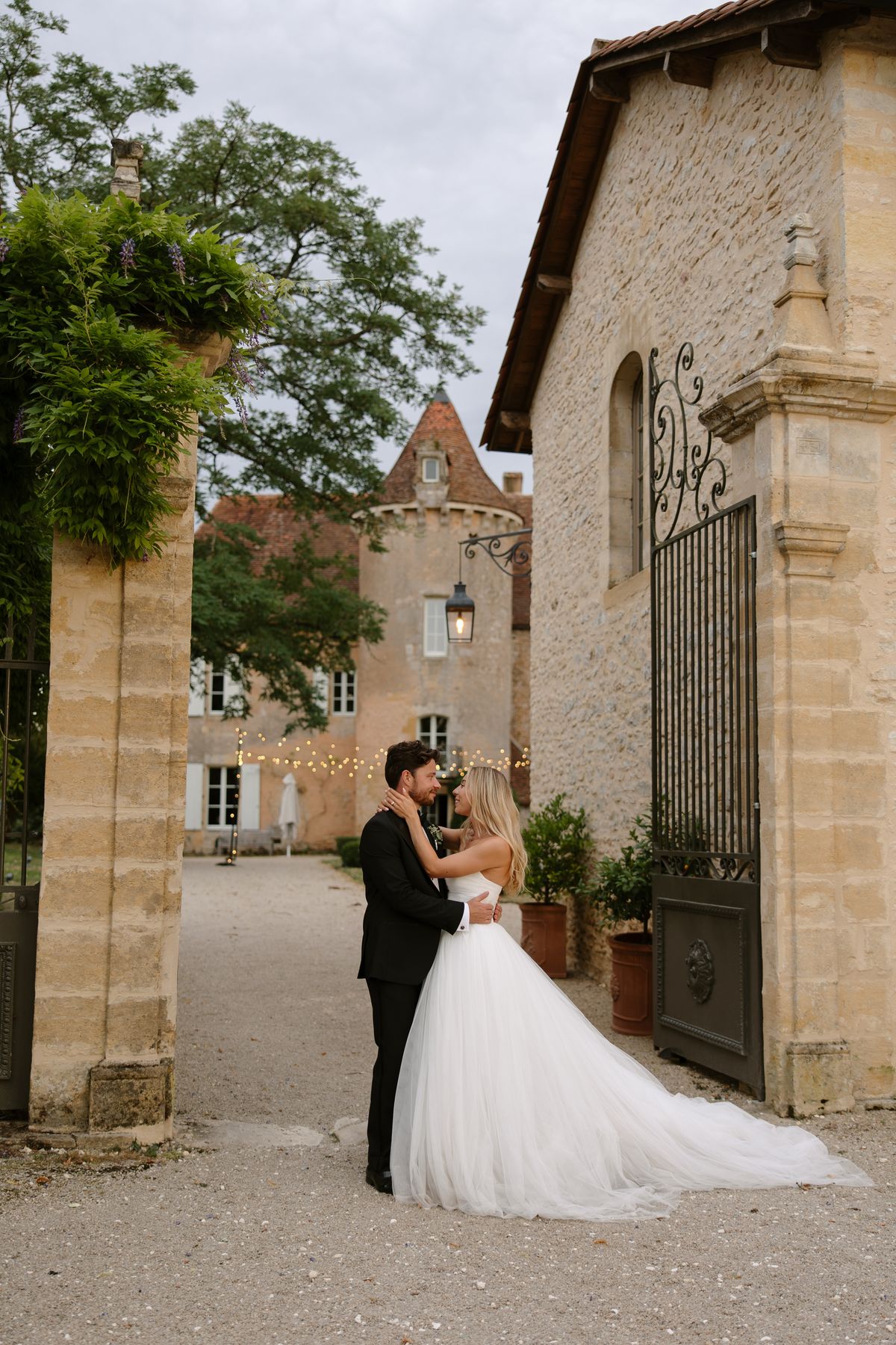 Amy and Oscar photographed at Chateau de Cazenac in the Dordogne