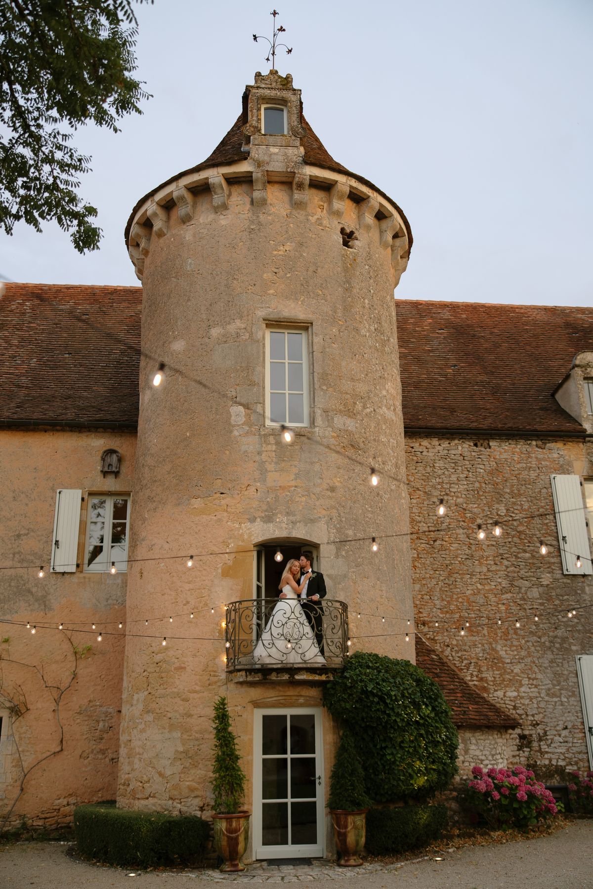Amy and Oscar photographed at Chateau de Cazenac in the Dordogne