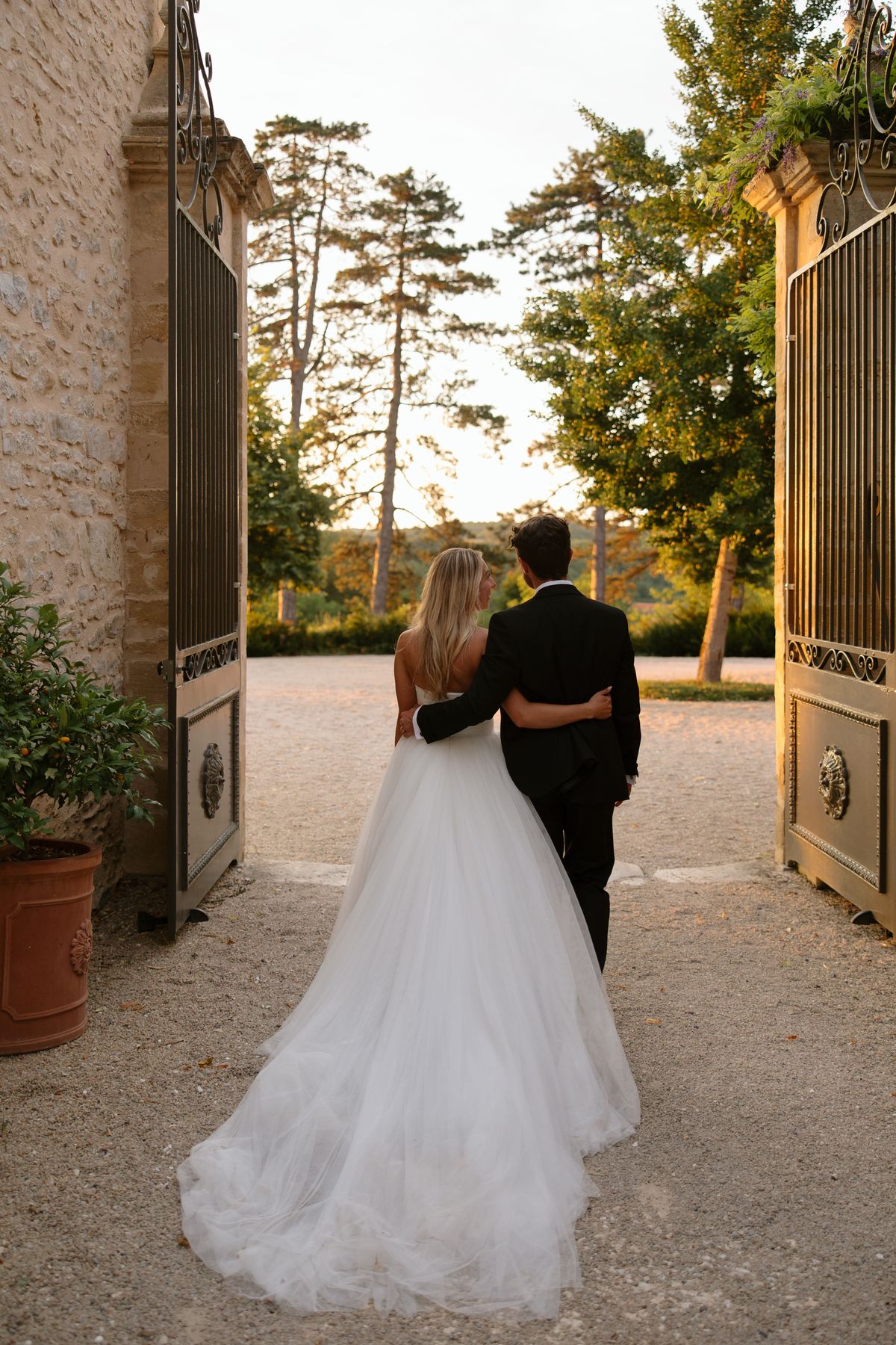 Amy and Oscar photographed at Chateau de Cazenac in the Dordogne
