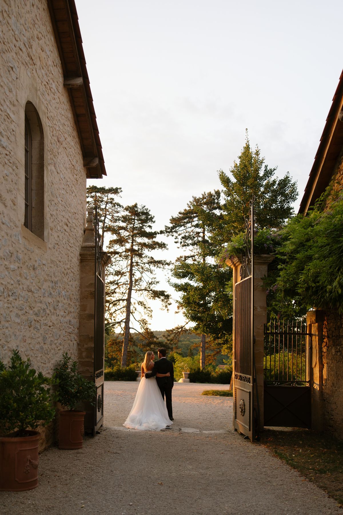 Amy and Oscar photographed at Chateau de Cazenac in the Dordogne