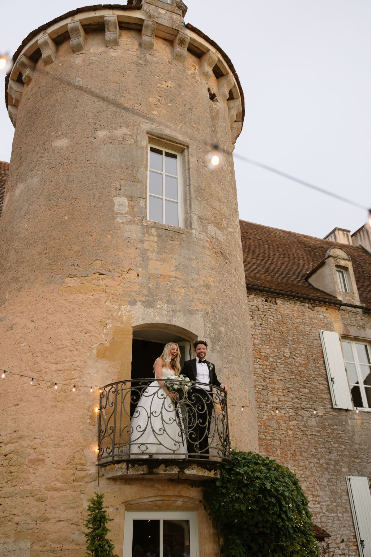 Amy and Oscar photographed at Chateau de Cazenac in the Dordogne