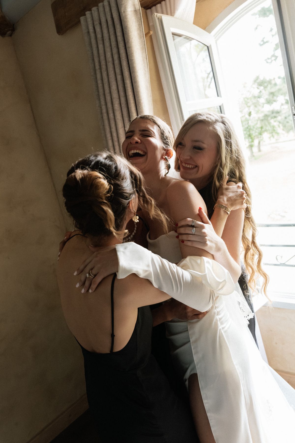 Old money styled shoot at Domaine le Mezo, Brittany, the wedding party