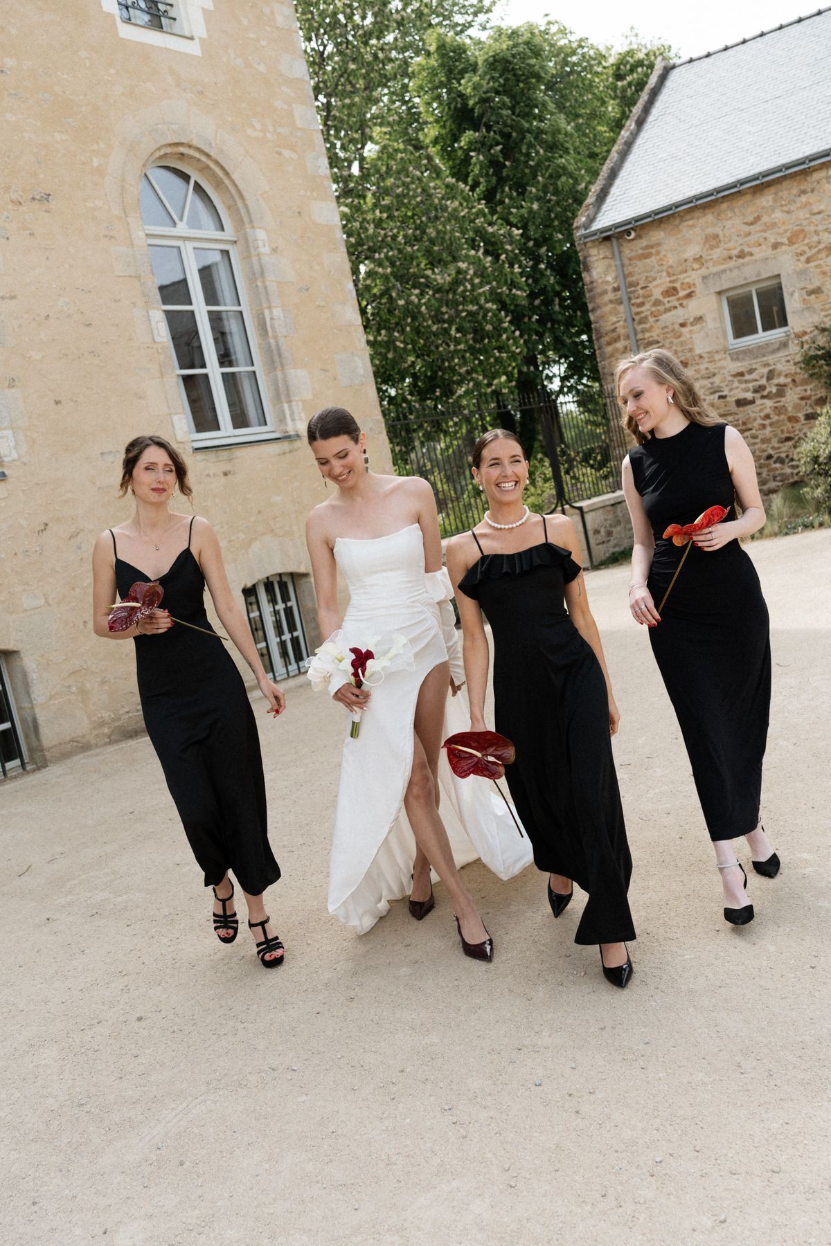 Old money styled shoot at Domaine le Mezo, Brittany, the wedding party