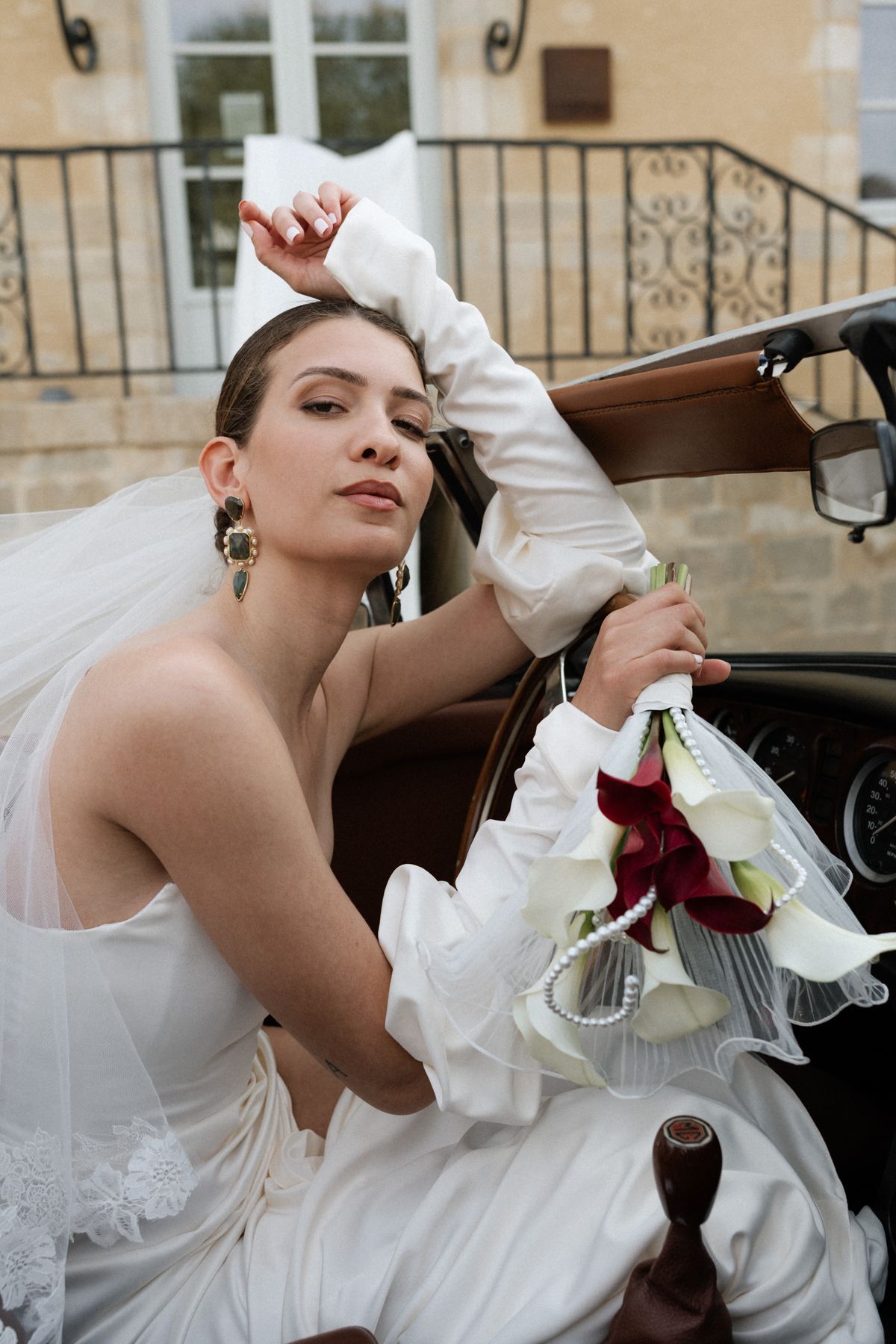 Old money styled shoot at Domaine le Mezo, Brittany, a bridal portrait
