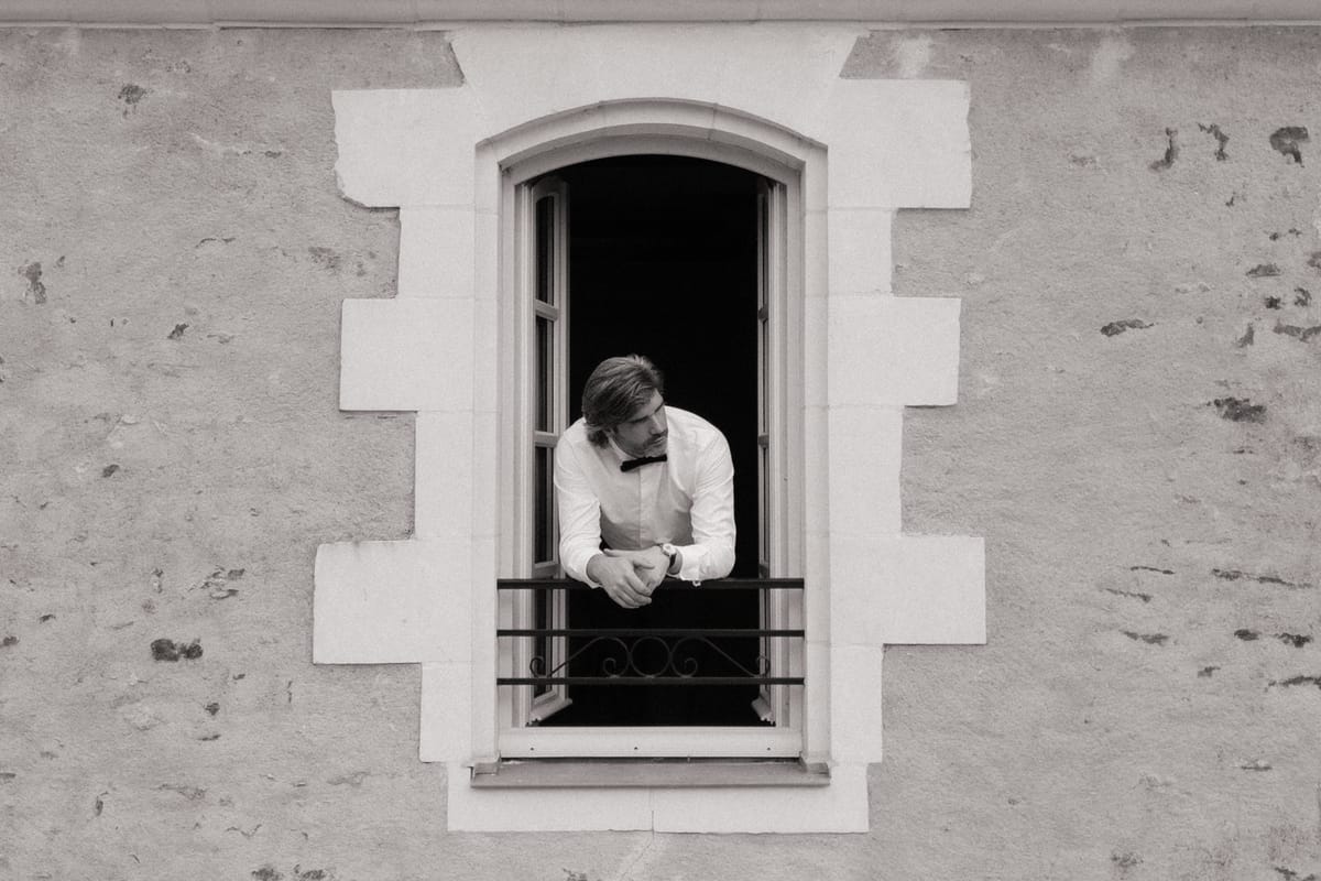 Old money styled shoot at Domaine le Mezo, Brittany, the bride preparing