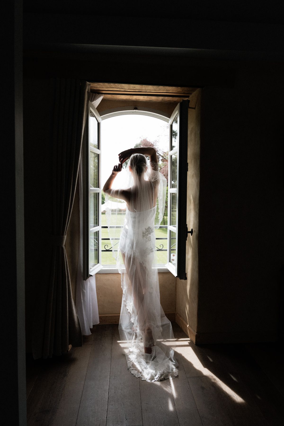Old money styled shoot at Domaine le Mezo, Brittany, the bride preparing