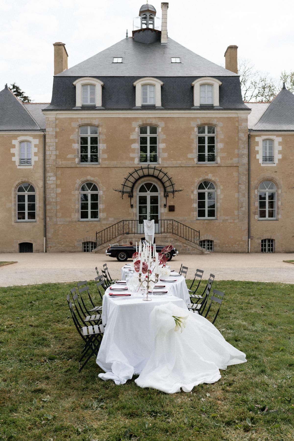 Old money styled shoot at Domaine le Mezo, Brittany, the reception table