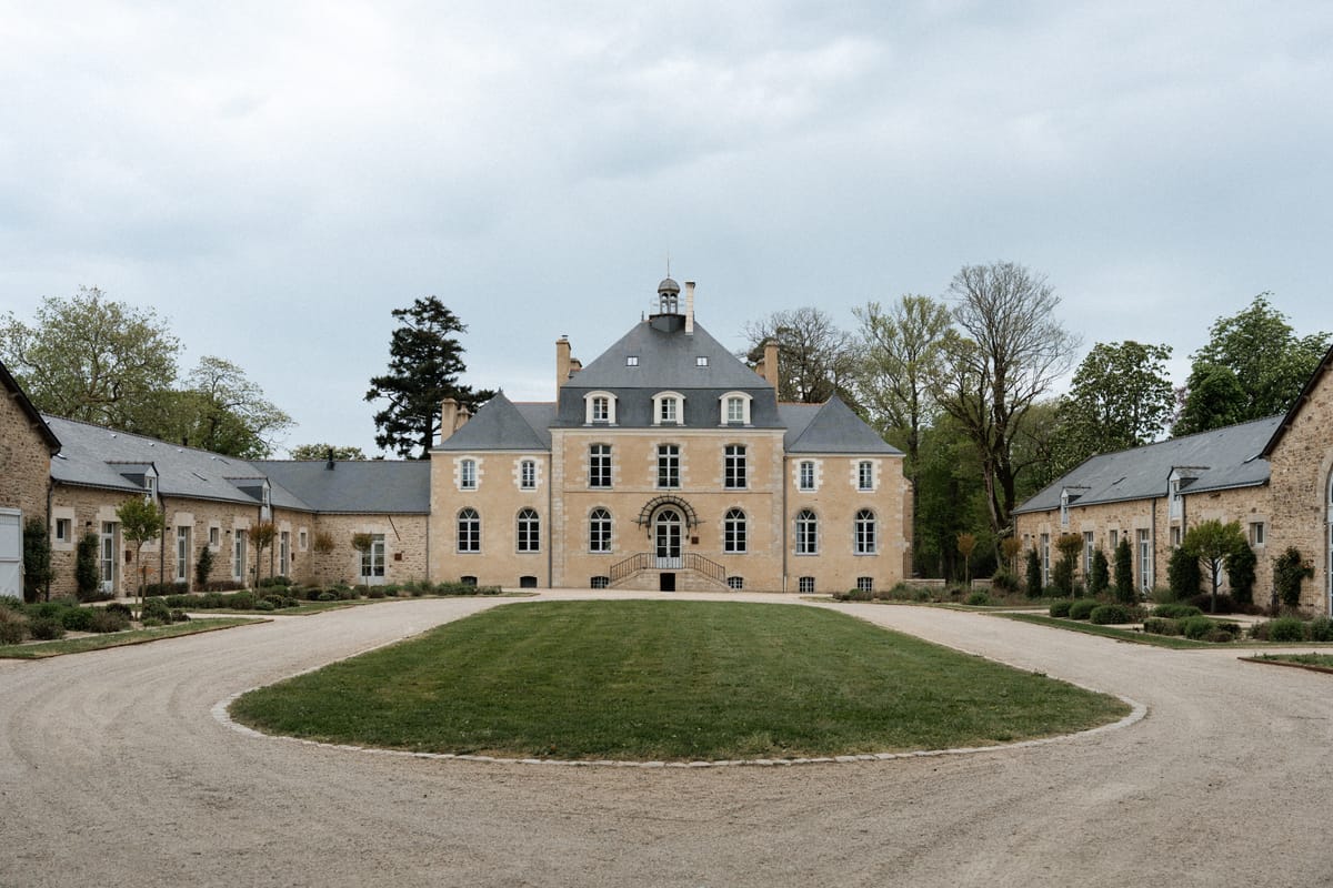 Old money styled shoot at Domaine le Mezo, Brittany, Domaine le Mezo
