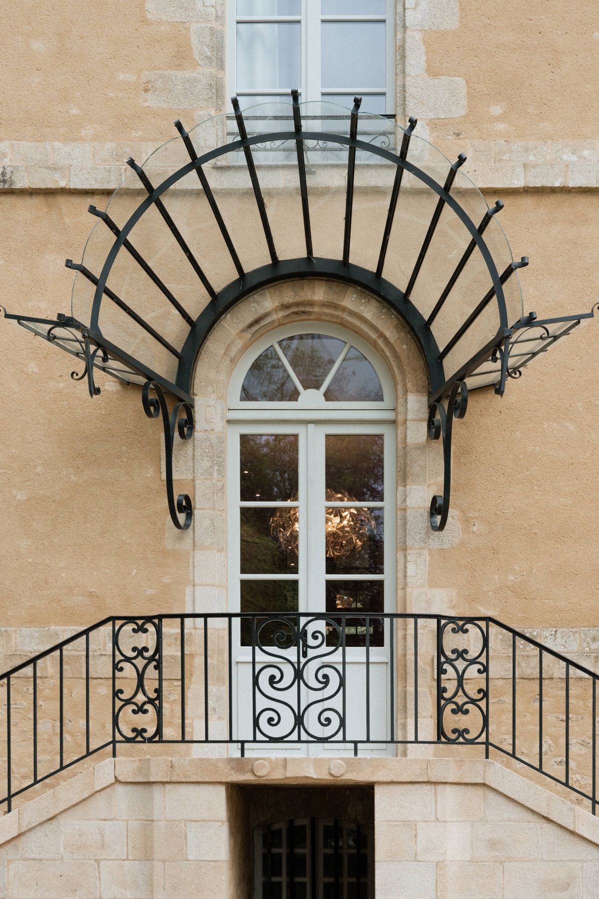 Old money styled shoot at Domaine le Mezo, Brittany, Domaine le Mezo