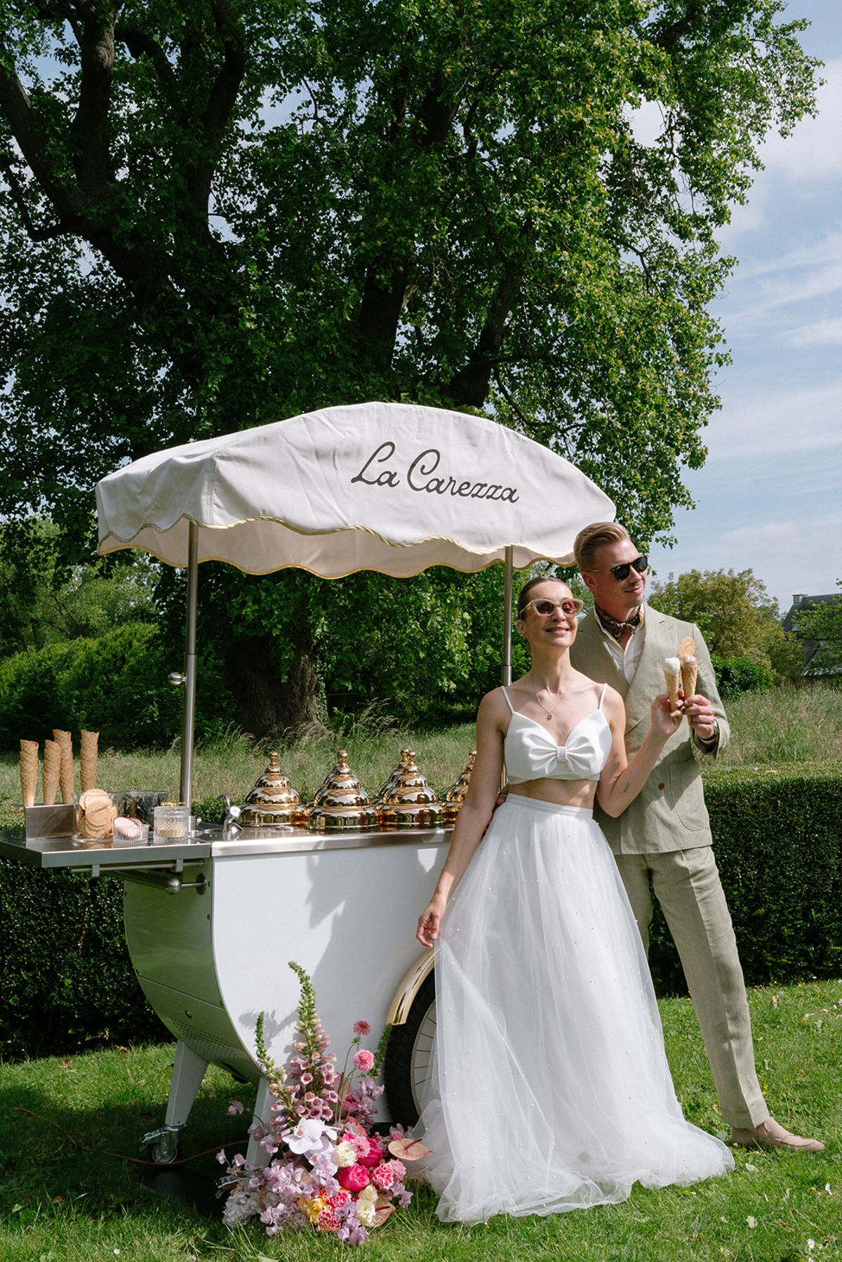 Guests gathered at the ice cream cart beside the pool