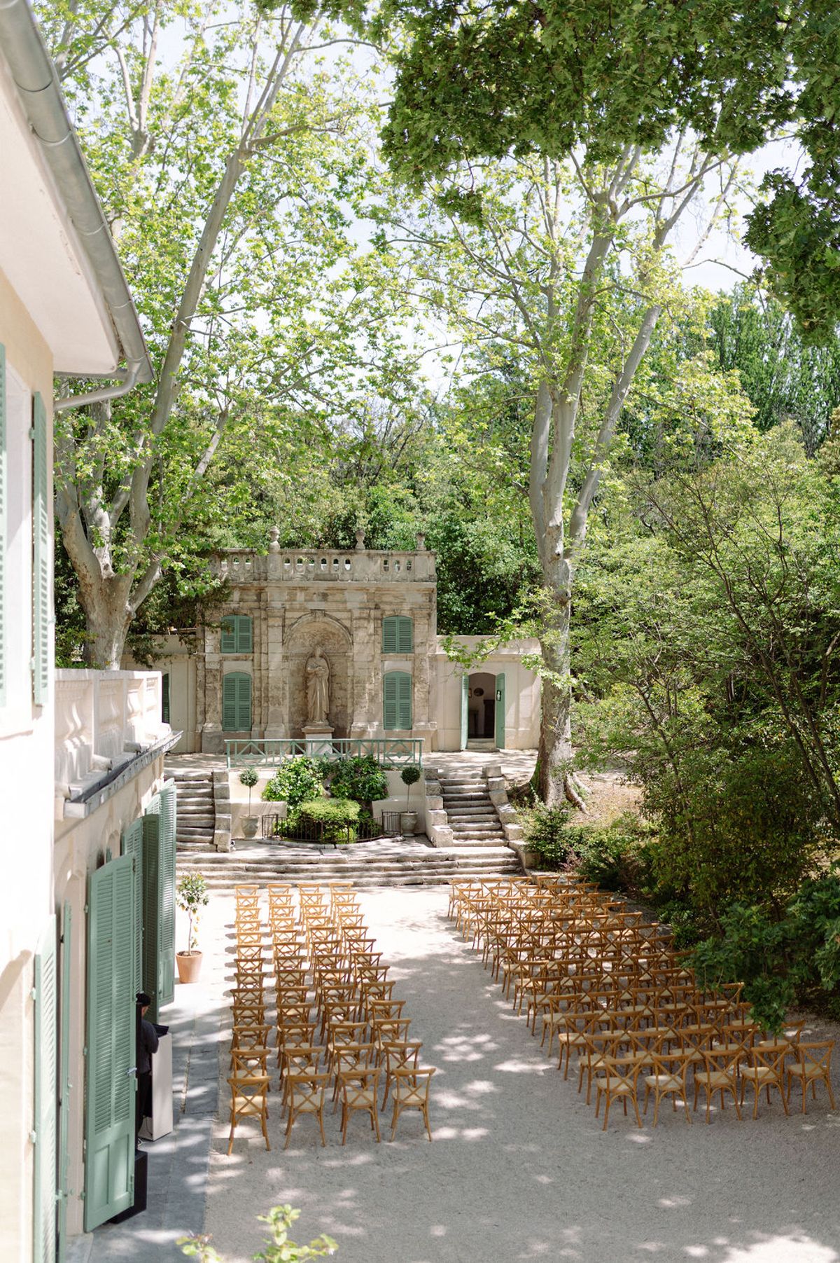 The gardens and steps of Bastide de Toursainte