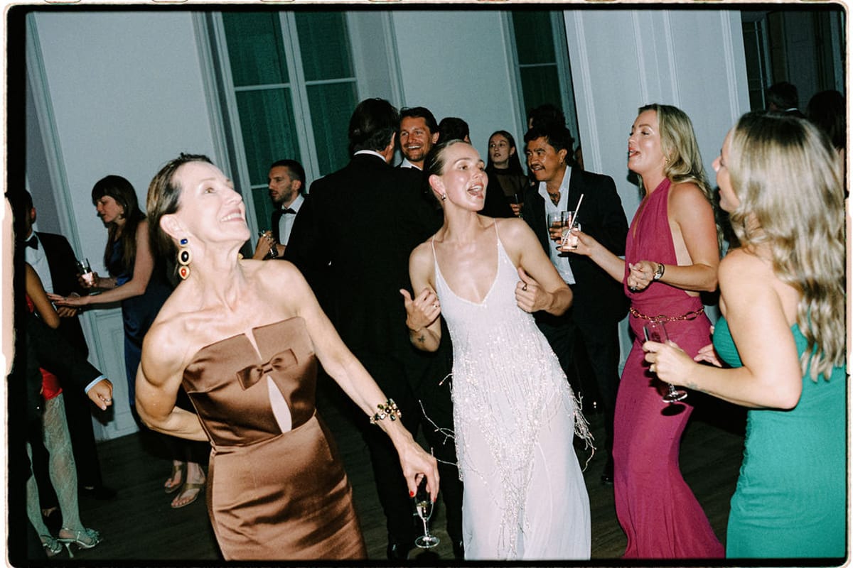 Guests dance together in the evening