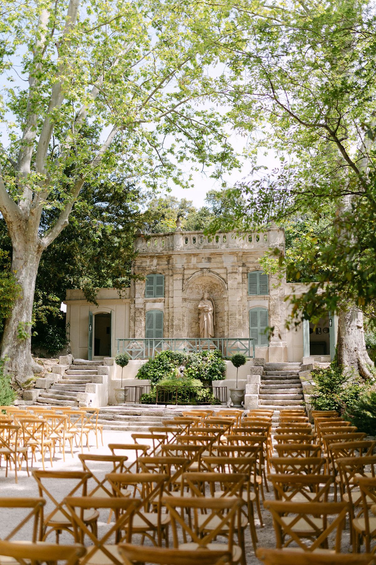 The facade of Bastide de Toursainte seen from the garden steps