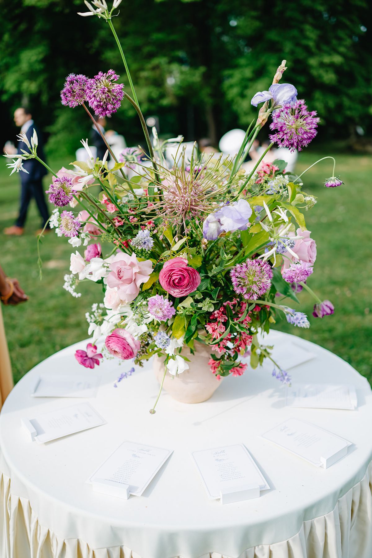 Mixed pink and mauve floral centrepiece detail