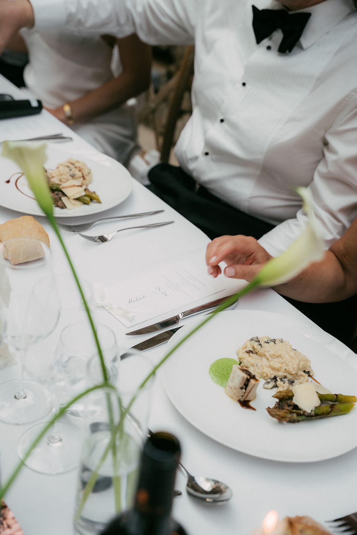 A plated course being served at the wedding dinner