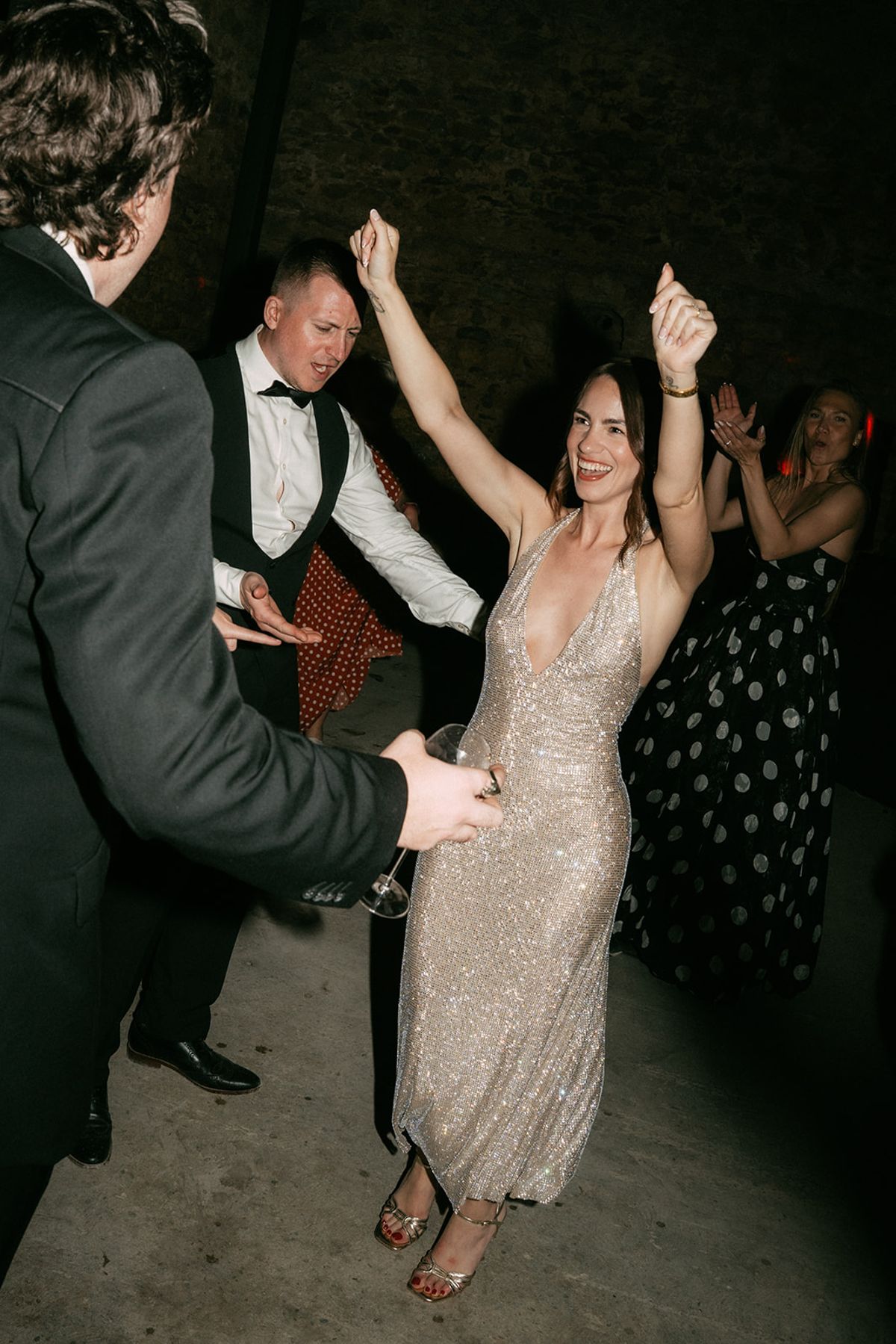 Guests dancing in the evening at Chateau du Pont Bourguet