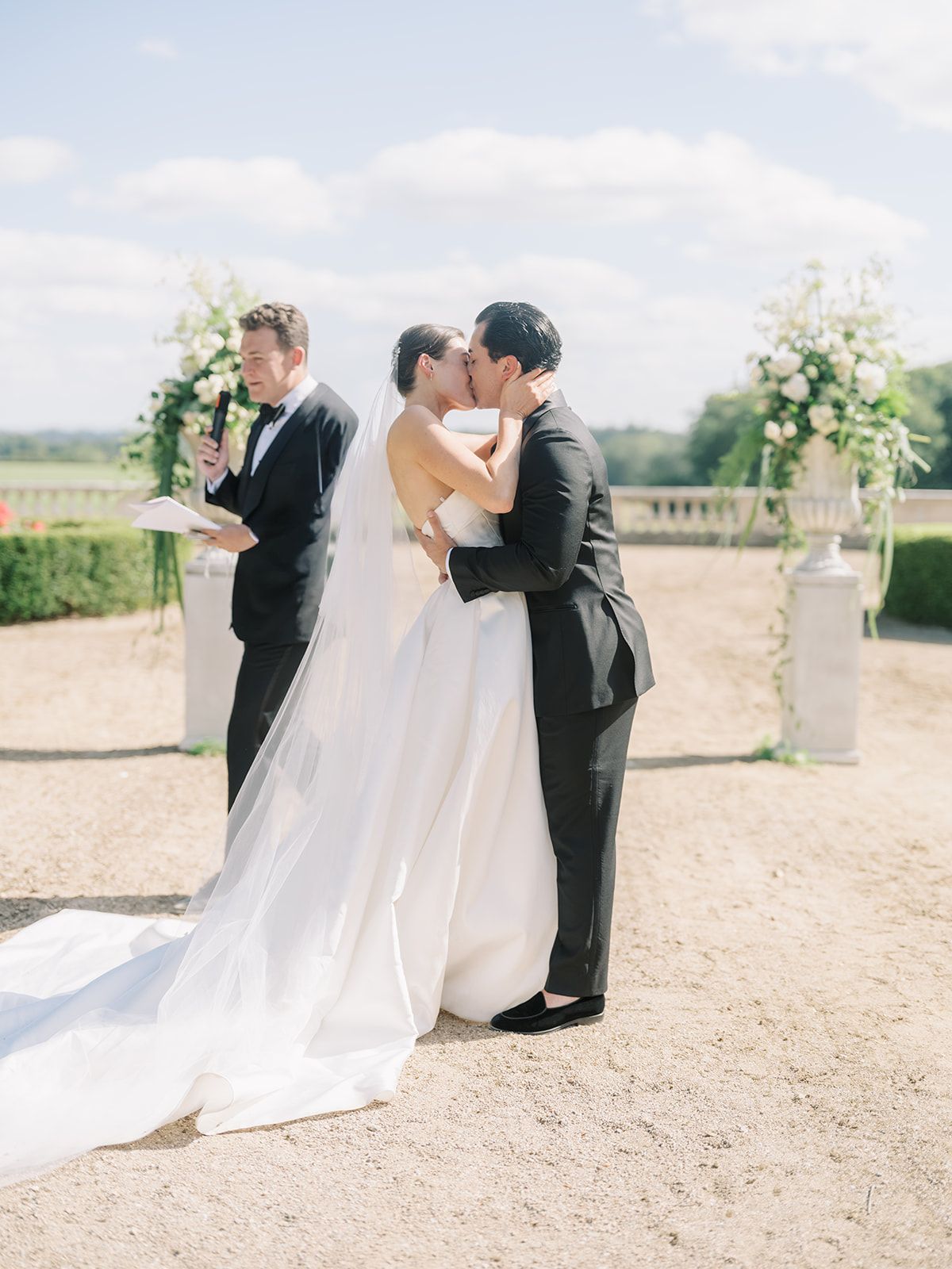 Haley and Tyler kissing at the end of the ceremony