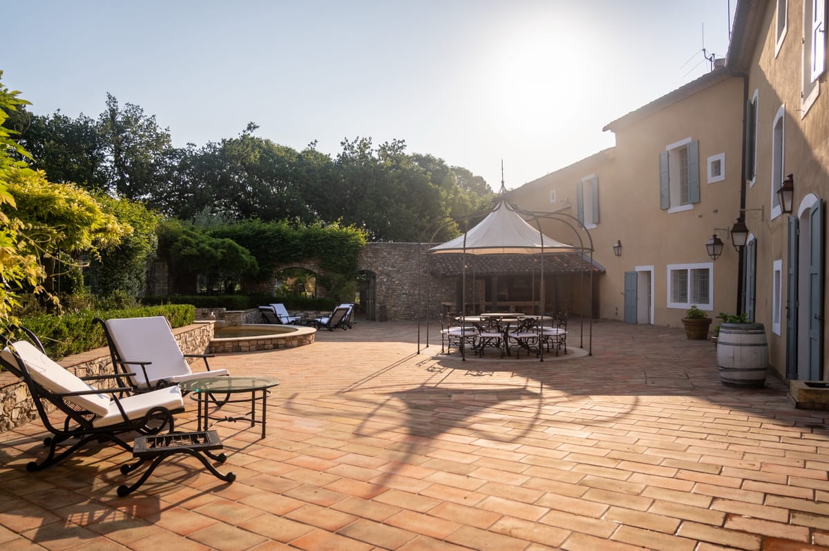 Second terrace with gazebo and fountain at Chateau les Crostes