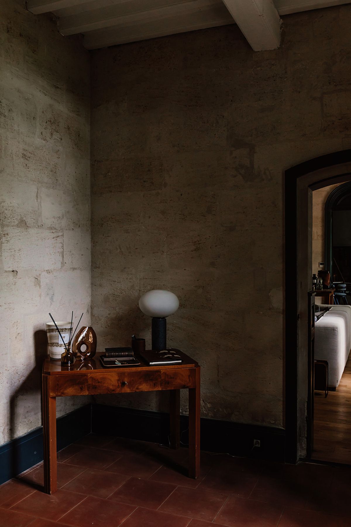 Château de Beaulieu — Entrance console table